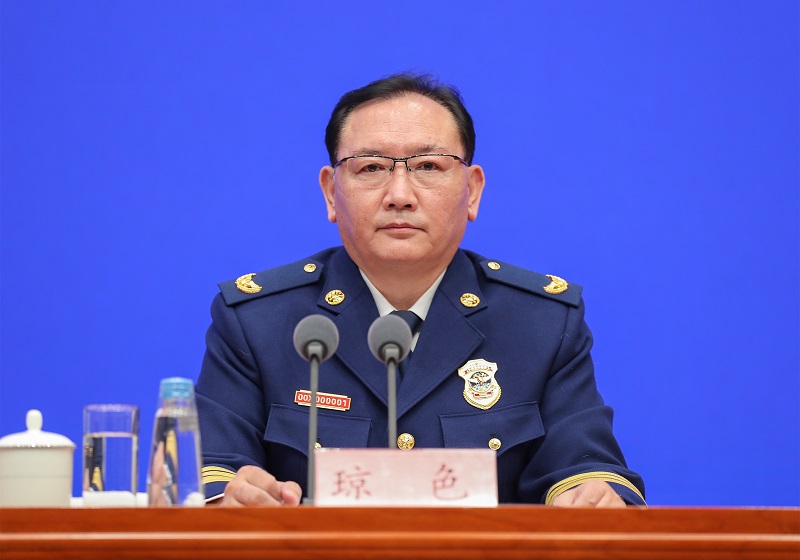干女人下面网站应急部党组成员、消防救援局局长琼色出席新闻发布会